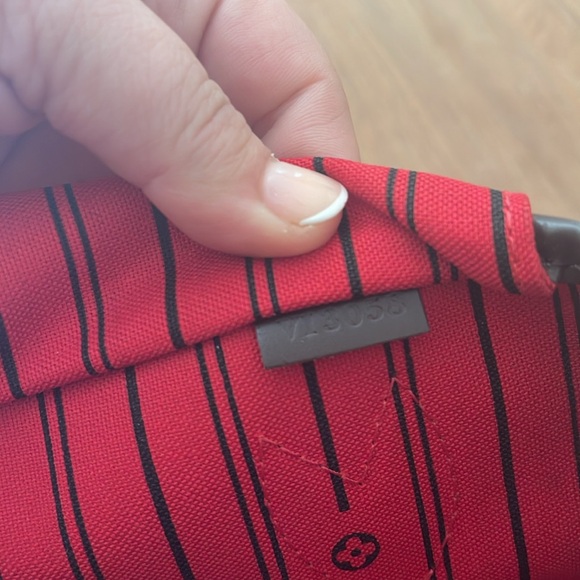 Authentic Louis Vuitton Neverfull PM - Picture 6 of 16